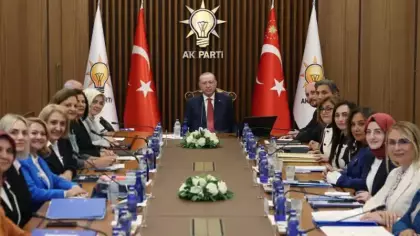 Cumhurbaşkanı Erdoğan partisinin kadın belediye başkanları ile görüştü!