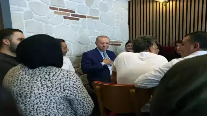 Cumhurbaşkanı Erdoğan Üsküdar'da esnafı ziyaret etti