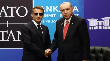 Cumhurbaşkanı Erdoğan'dan diplomasi trafiği! Macron ve Meloni ile görüştü