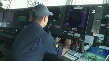 Deniz tabanında nefes kesen operasyon: Batan gemiden ilk kareler geldi