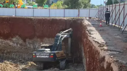 Denizli'de feci ölüm: Kepçe operatörü göçük altında kaldı!