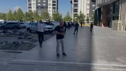Deprem sonrası ilk görüntü! Zeminde çatlaklar oluştu
