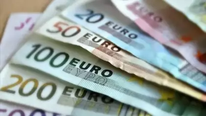 Dolar ve Euro haftaya nasıl başladı? İşte günün ilk rakamları...