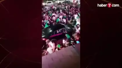 Dünya kupası kutlamasında dehşet anları! Aracıyla 17 kişiyi ezdi