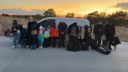 Edirne’de durdurulan araçta 15 kaçak göçmen yakalandı
