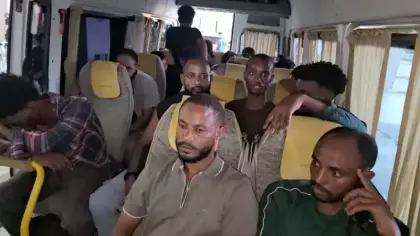 Edirne'de polise takılan minibüsten 19 kaçak göçmen çıktı