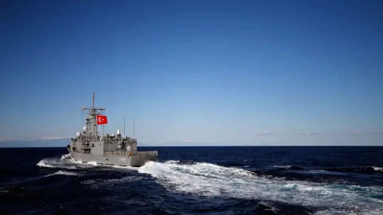 Ege'de tahrikin dozu artıyor: Yunan bakan Türkiye’nin Mavi Vatan'ını hedef aldı