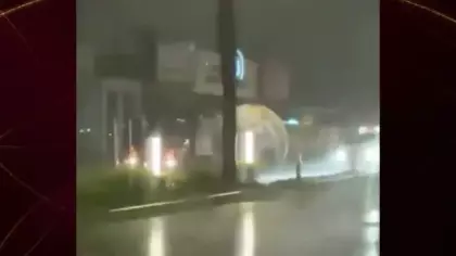 El Salvador'da fırtınanın kopardığı Dünya Kupası topu trafiği birbirine kattı