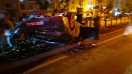 Elazığ'da kamyonet ile otomobil çarpıştı: 5 yaralı