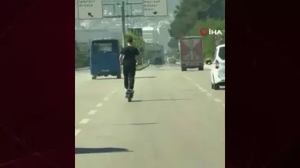 Elektrikli scooter sürücüsü kurallı ihlal etti canını hiçe saydı