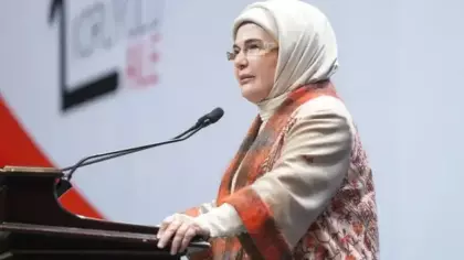 Emine Erdoğan: Bugün kalem tutan her el verilen emeğin en güzel karşılığı
