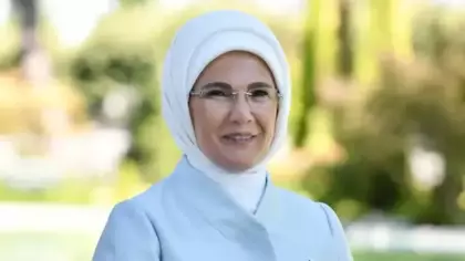 Emine Erdoğan, İzmit Körfezi'ndeki temizlik çalışmalarında emeği geçenleri tebrik etti