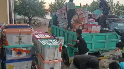 Endonezya’daki 7.7 büyüklüğündeki depremde ölü sayısı yükseldi