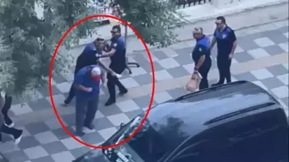 Engelli pamuk şekerciye sokak ortasında zabıta dayağı: Görevden uzaklaştırıldı