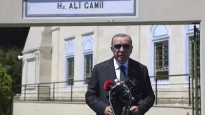 Erdoğan cuma namazını Hz. Ali Camisi'nde kıldı
