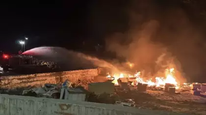 Erzincan'da Keresteciler Sitesi yakınında çıkan yangın söndürüldü