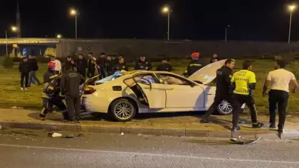 Erzurum'da kontrolden çıkan otomobil takla attı: 4 yaralı