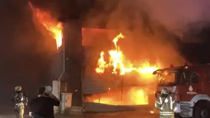 Esenyurt'ta korkutan yangın! 5 iş yerine sıçradı