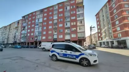 Eşi tatile giden 58 yaşındaki adam yatağında ölü bulundu