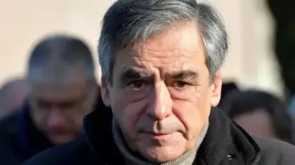 Eski Başbakanın onur nişanı geri alındı