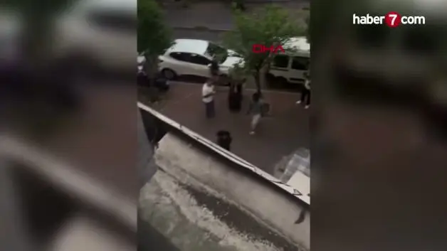 Fatih’te yabancı uyruklu kişilerin bıçaklı kavgası kamerada