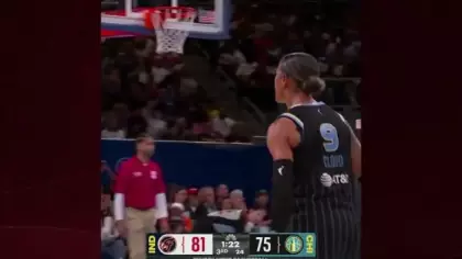 FETÖ'cü Enes Kanter, eski Beşiktaşlı kadın basketbolcuyla tartıştı! Salondan kovuldu