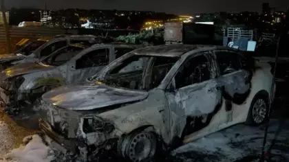 Galerideki araçlar alevlere teslim oldu
