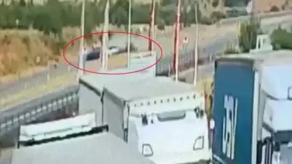 Gaziantep'te dört kişinin öldüğü feci kaza saniye saniye güvenlik kamerasında!