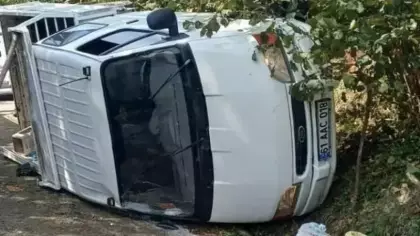 Giresun'da fındık işçilerini taşıyan kamyonet devrildi! Çok sayıda yaralı var