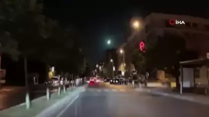 Göktaşının düşme anı araç kamerasına yansıdı