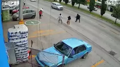 Günün kahramanı! Çocuğu ölümden saniyelerle kurtardı