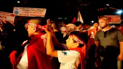 Hain darbe gecesi 'Baba biz de çıkalım' diyen çocuk kahramanlar: Onlar en küçük şehitlerimiz
