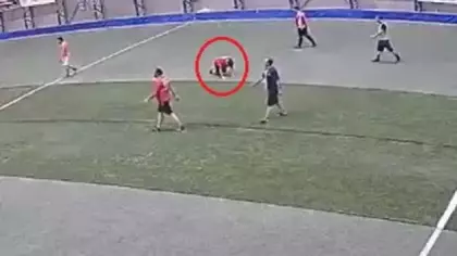 Halı sahada kalp krizi geçiren sağlık çalışanı kurtarılamadı
