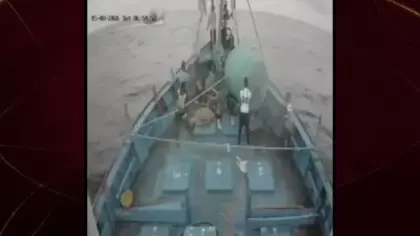Hindistan'da iki tekne kafa kafaya böyle çarpıştı!