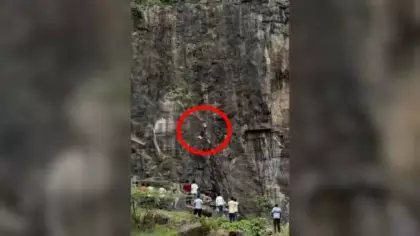 Hindistan'da uçurum faciası kamerada: Anne, baba ve çocuk hayatını kaybetti