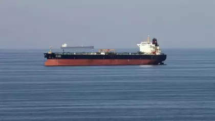 Hürmüz Boğazı'nın yeniden açılabileceği beklentisi petrol fiyatlarını düşürdü