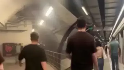 İBB'nin metro çilesi: Vatandaşlar tünelde yürüdü