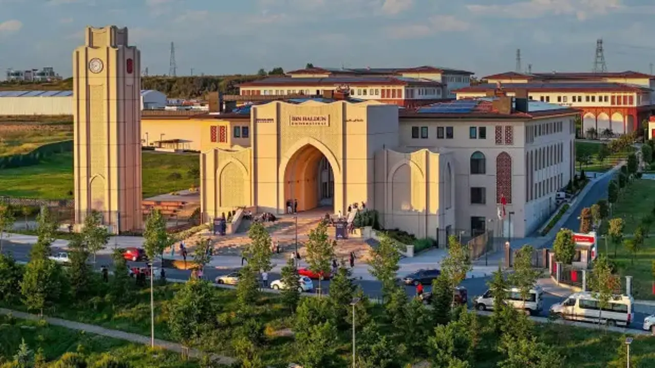 İbn Haldun Üniversitesi’ne YÖKAK'tan 5 yıllık tam akreditasyon: Kalite tescillendi