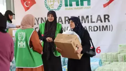 İHH Lübnan'a 80 konteyner insani yardım malzemesi ulaştırdı!