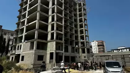 İnşaatın 10'uncu katından düşen işçi öldü