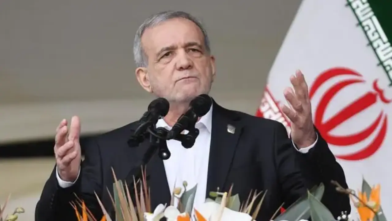 İran medyası: Pezeşkiyan, Arakçi'yi görevden almayı düşünüyor