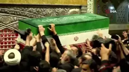 İran'ın eski dini lideri Ali Hamaney Meşhed’de toprağa verildi