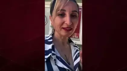 İslam düşmanı bir kadın başörtülü kadınları hedef alarak “Bütün kapalılar imha edilsin” diyerek kin kustu.