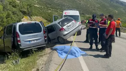 Isparta'da iki otomobil çarpıştı! Ölü ve yaralılar var!
