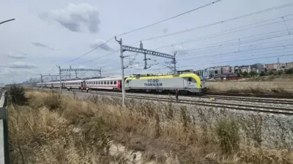 İstanbul seferini yapan yolcu treni raydan çıktı!