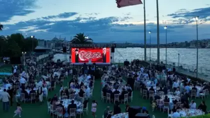 İstanbul Valiliğinden 15 Temmuz şehitlerinin aileleri ve gaziler onuruna yemek