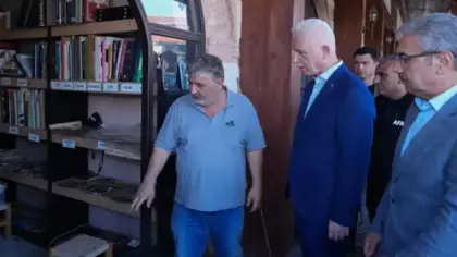 İstanbul Valisi Davut Gül'den sağanak sonrası esnafa ziyaret: 'Zararı karşılayacağız'