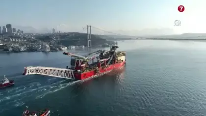 İstanbul’da 215 metrelik boru döşeme gemisi alarmı: Boğaz çift yönlü olarak trafiğe kapatıldı