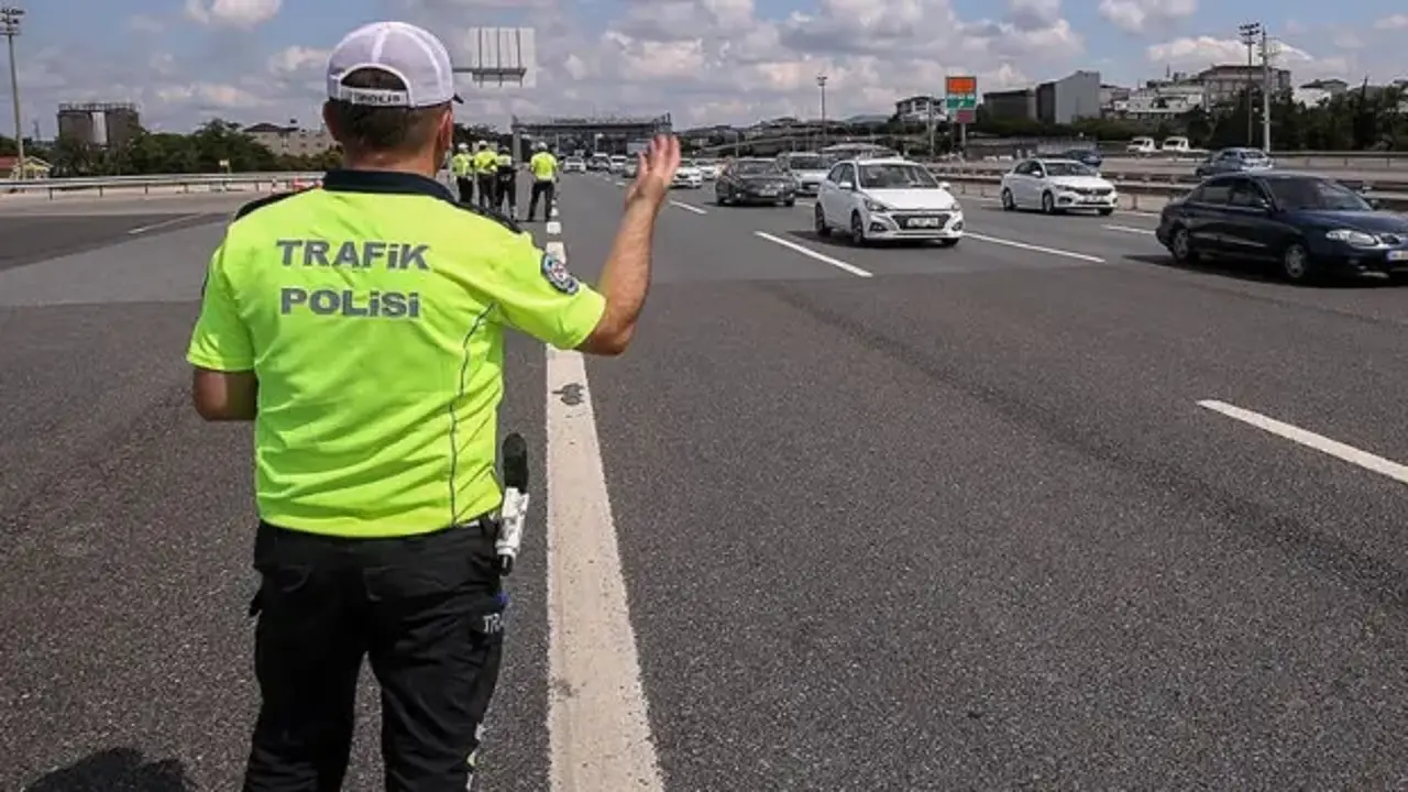 İstanbul'da bazı yollar ve Taksim metrosu kapatıldı