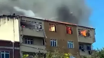 İstanbul'da korkutan yangın: 2 daireye sıçradı!